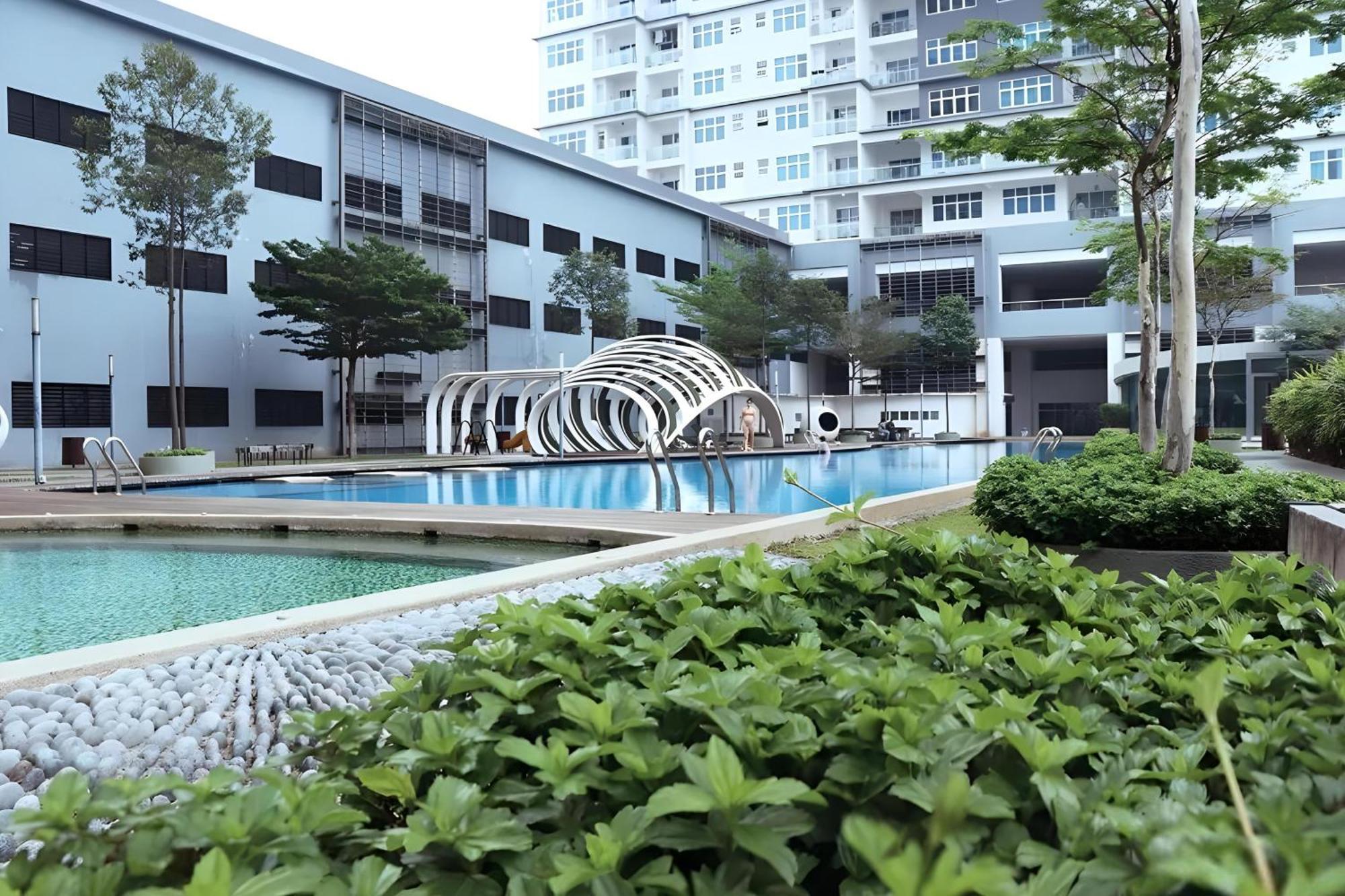 Le Thompson - Puchong Center Ioi Mall ภายนอก รูปภาพ